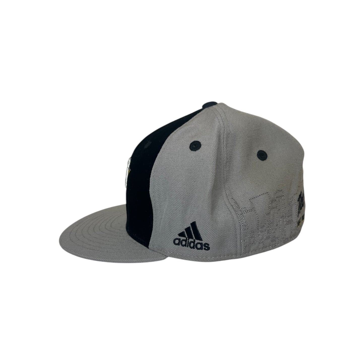 New York Knicks Adidas Fitted Size 7 1/4 Hat