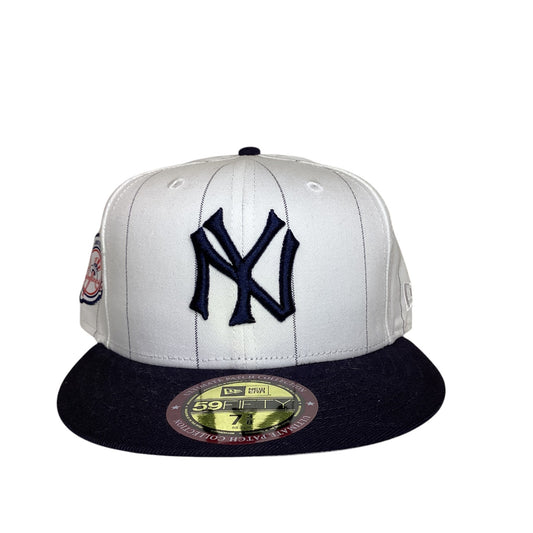 New York Yankees New Era Fitted size 7 3/8 Hat