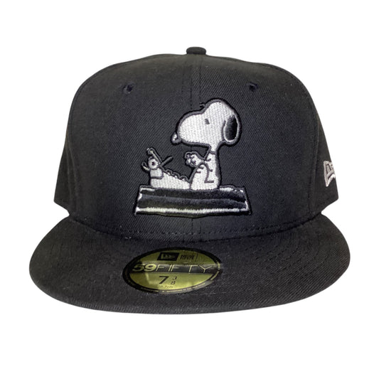 Snoopy Peanuts New Era Fitted Size 7 3/8 Hat