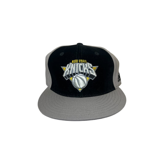 New York Knicks Adidas Fitted Size 7 1/4 Hat