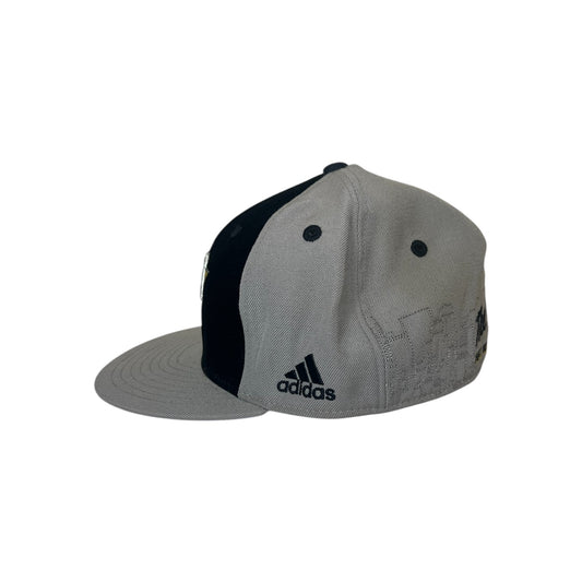 New York Knicks Adidas Fitted Size 7 1/4 Hat